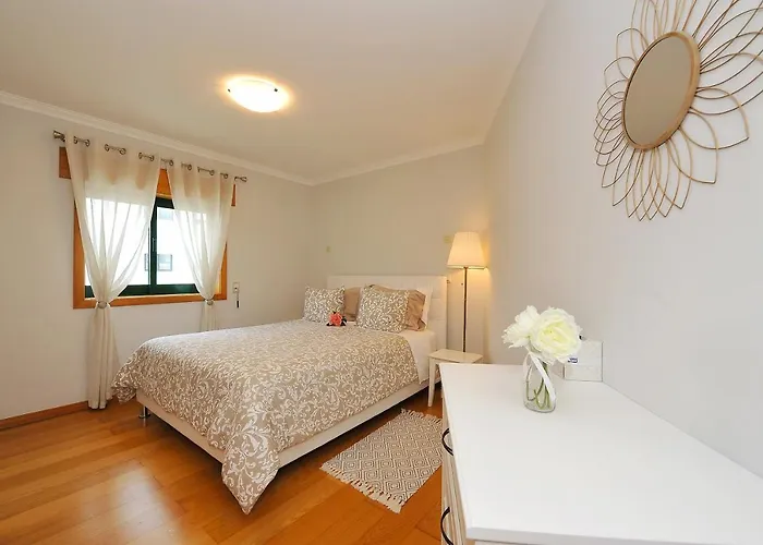 Apartamento T2 Centro - Ribeira Vinhas *