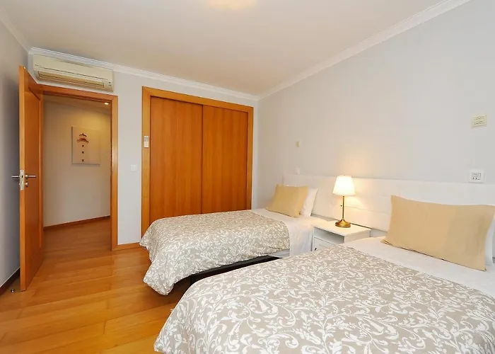 T2 Centro - Ribeira Vinhas Apartamento *
