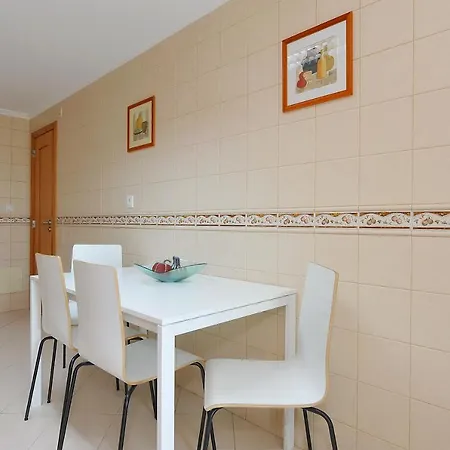 T2 Centro - Ribeira Vinhas Apartment *